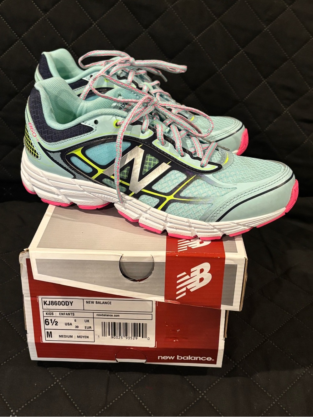 New Balance Mint & Pink kids Athletic Running Shoes KJ860ODY size 6.5